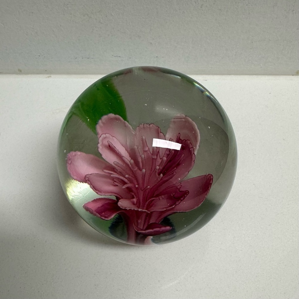 Avita Pink Floral Dome Paper Weight Handcrafted Crystal Collection Decorative